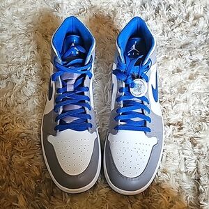 Mens nike air mid true blue/cement gray sneaker. brand new, never worn.  Size 17